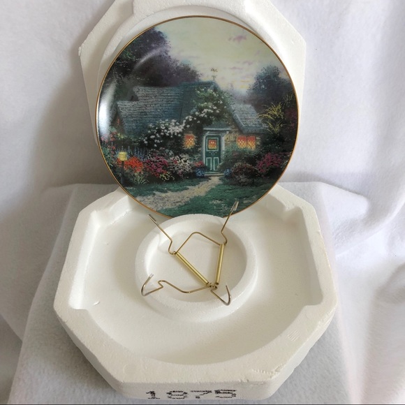 Thomas Kinkade’s Weathervane Cottage Plate - Picture 3 of 6